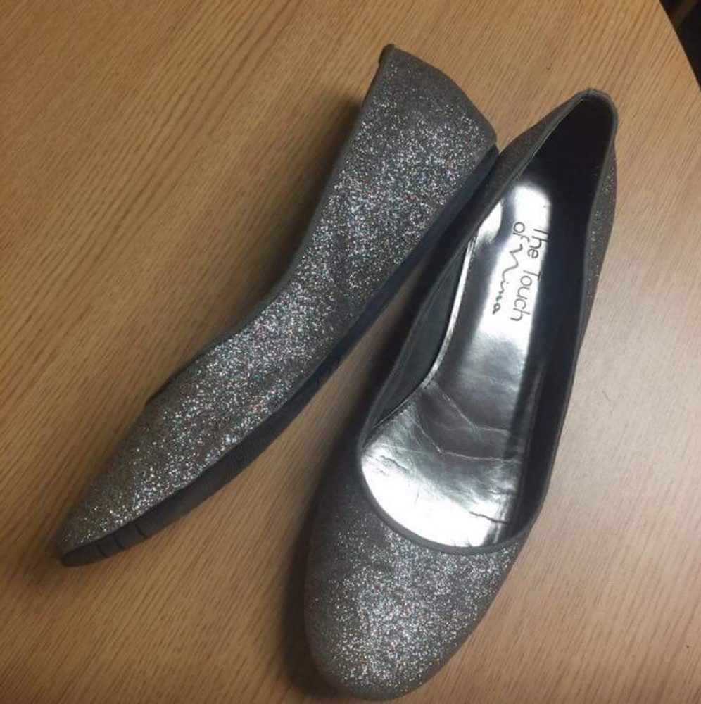 Shoes - Silver sparkly flats